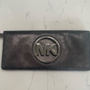 Michael Kors Wristlet Gunmetal Grey